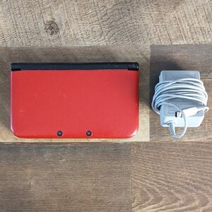 Nintendo 3DS XL Red & Black Handheld Game Console With Charger - Tested